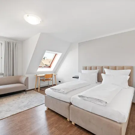 Neu Self-checkin In Birkach Messe-naehe, Flughafen *