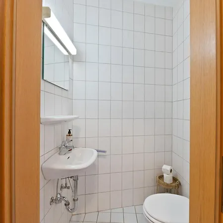 Neu Self-checkin In Birkach Messe-naehe, Flughafen *