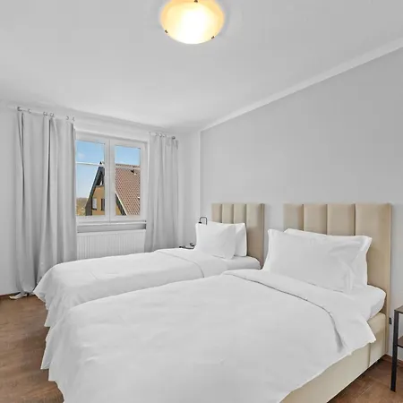 Neu Self-checkin In Birkach Messe-naehe, Flughafen *