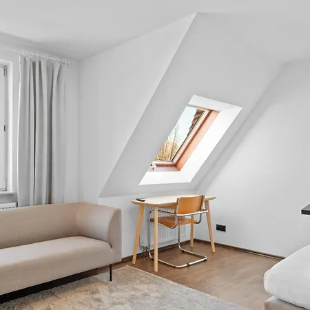 Neu Self-checkin In Birkach Messe-naehe, Flughafen Appartement