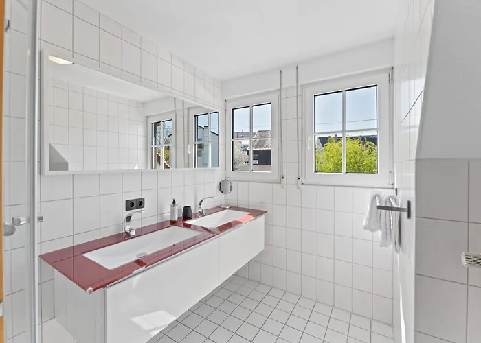 Neu Self-checkin In Birkach Messe-naehe, Flughafen Daire Stuttgart