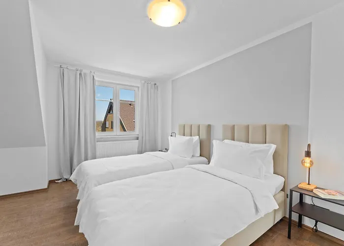 Neu Self-checkin In Birkach Messe-naehe, Flughafen *